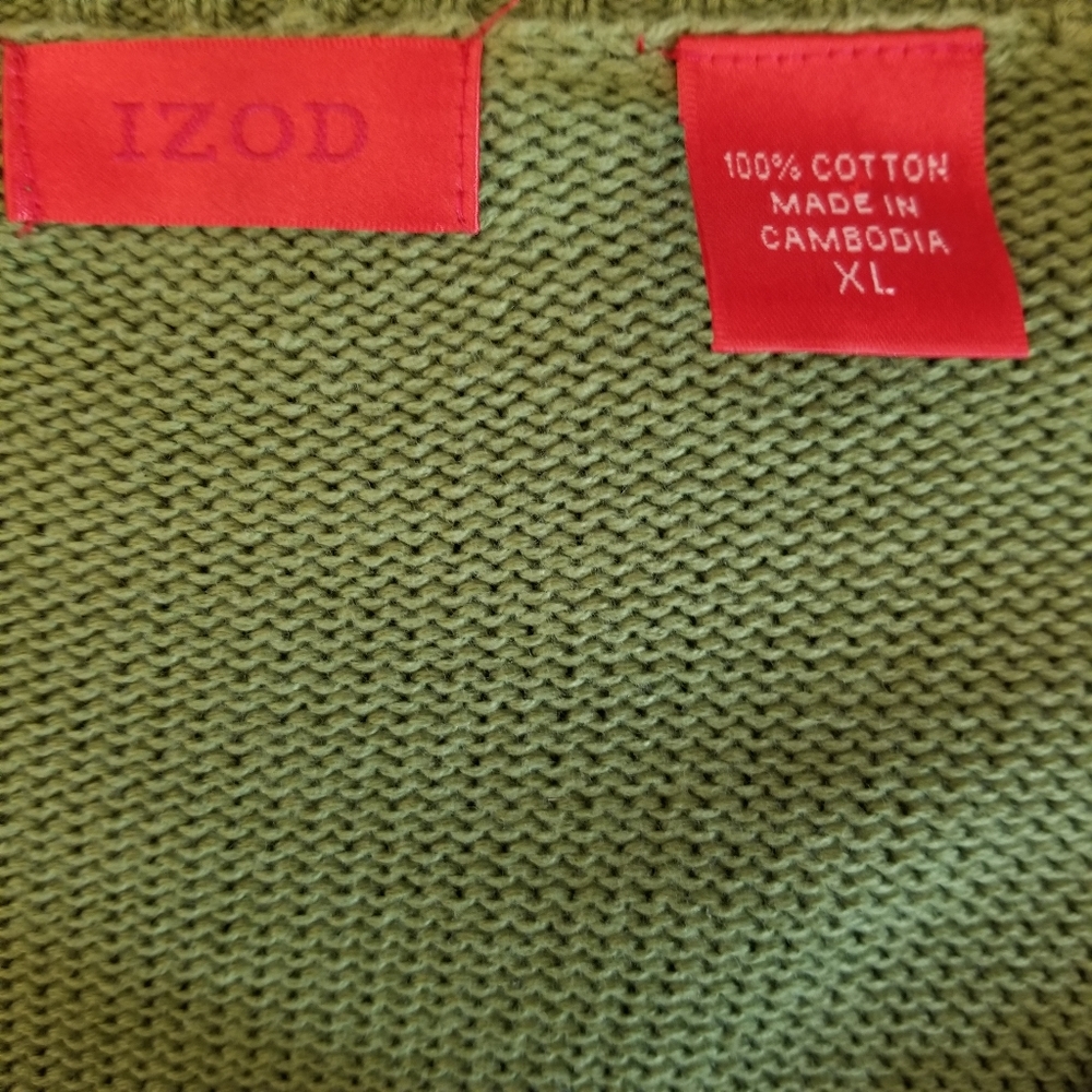 IZOD Sweater. - Picture 5 of 6